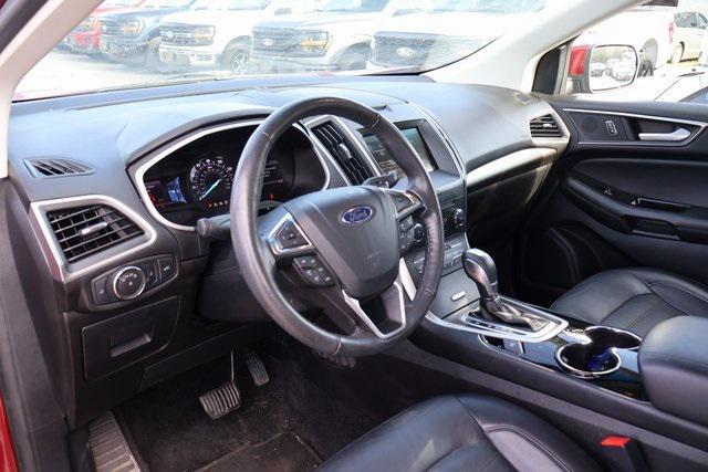 Photo of 2015 RUBY RED METALLIC TINT CC Ford Edge
