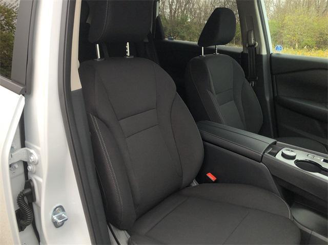 Photo of 2025 Everest White Pearl Nissan Rogue