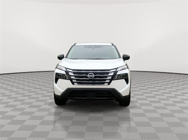 Photo of 2025 Everest White Pearl Nissan Rogue