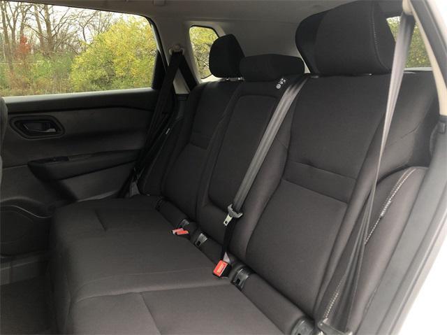 Photo of 2025 Everest White Pearl Nissan Rogue