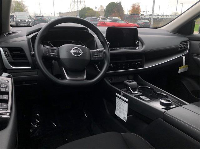 Photo of 2025 Everest White Pearl Nissan Rogue