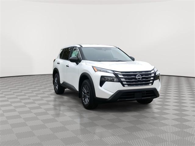 Photo of 2025 Everest White Pearl Nissan Rogue