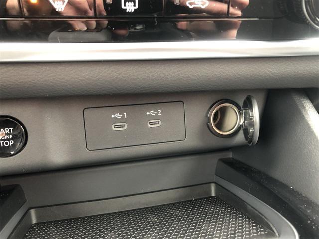 Photo of 2025 Everest White Pearl Nissan Rogue