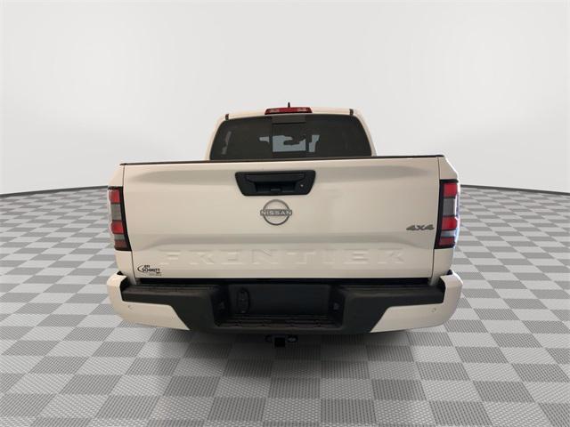 Photo of 2025 Glacier White Nissan Frontier
