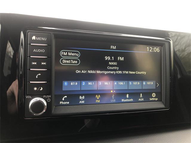 Photo of 2025 Gun Metallic Nissan Kicks