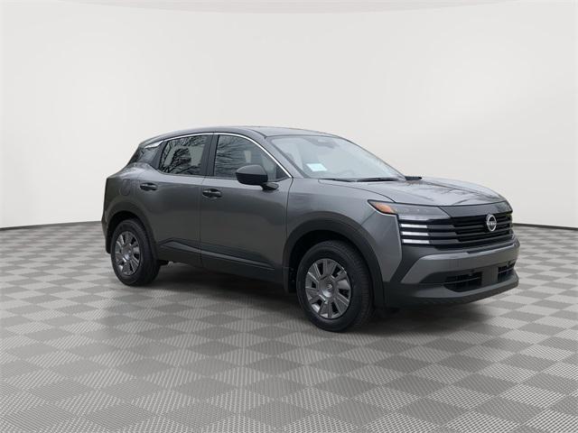 Photo of 2025 Gun Metallic Nissan Kicks