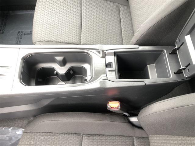 Photo of 2025 Gun Metallic Nissan Kicks