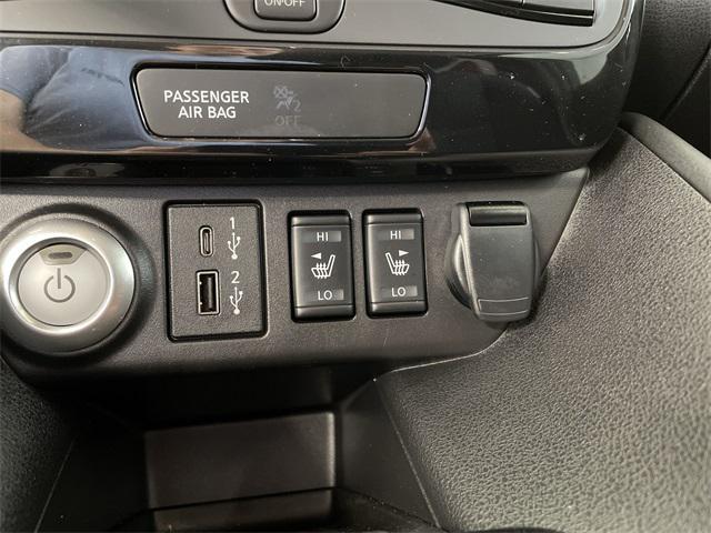 Photo of 2025 Pearl White Tricoat Nissan Leaf
