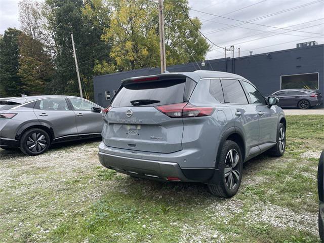 Photo of 2024 Boulder Gray Pearl Nissan Rogue