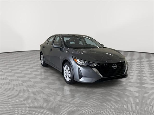 Photo of 2025 Gun Metallic Nissan Sentra