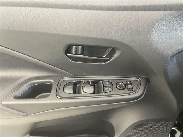 Photo of 2025 Super Black Nissan Versa