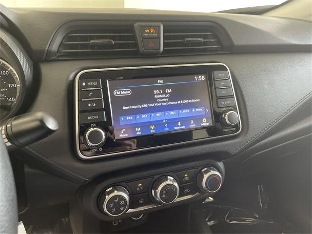 Photo of 2025 Super Black Nissan Versa