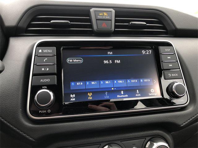 Photo of 2025 Brilliant Silver Metallic Nissan Versa