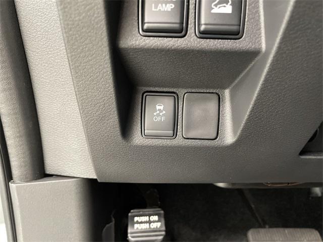 Photo of 2025 Glacier White Nissan Frontier