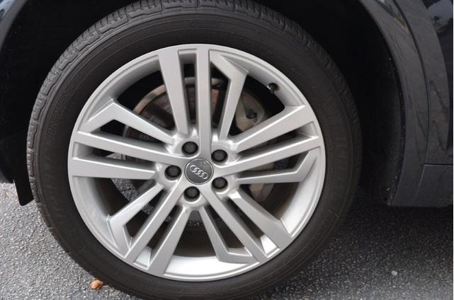 Photo of 2018 Grey Audi Q5