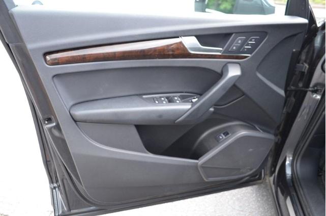 Photo of 2018 Grey Audi Q5