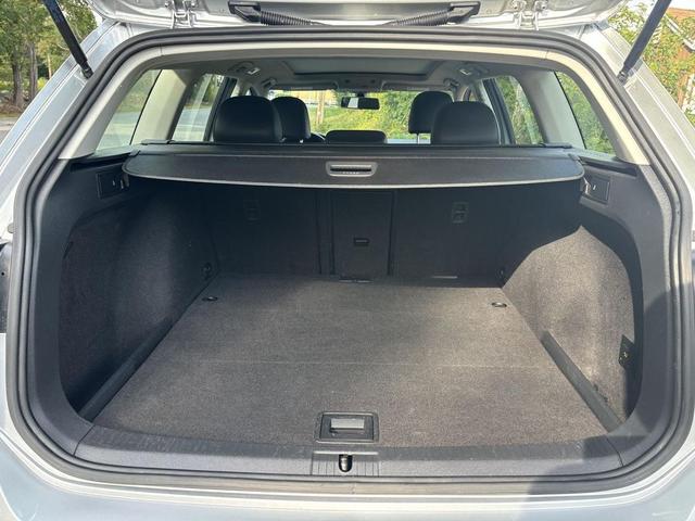 Photo of 2017 Reflex Silver Metallic Volkswagen Golf Alltrack