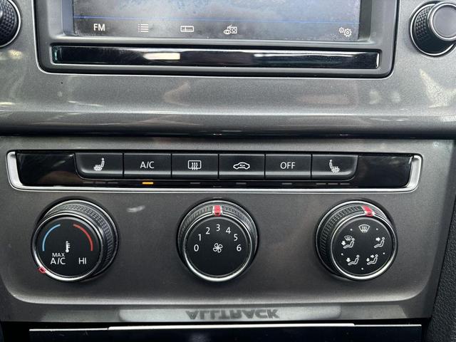 Photo of 2017 Reflex Silver Metallic Volkswagen Golf Alltrack