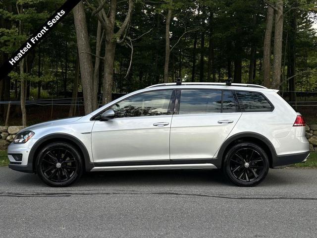 Photo of 2017 Reflex Silver Metallic Volkswagen Golf Alltrack