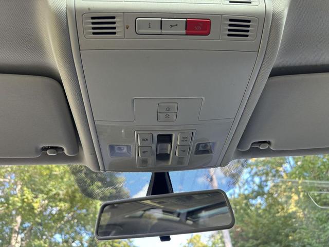 Photo of 2017 Reflex Silver Metallic Volkswagen Golf Alltrack