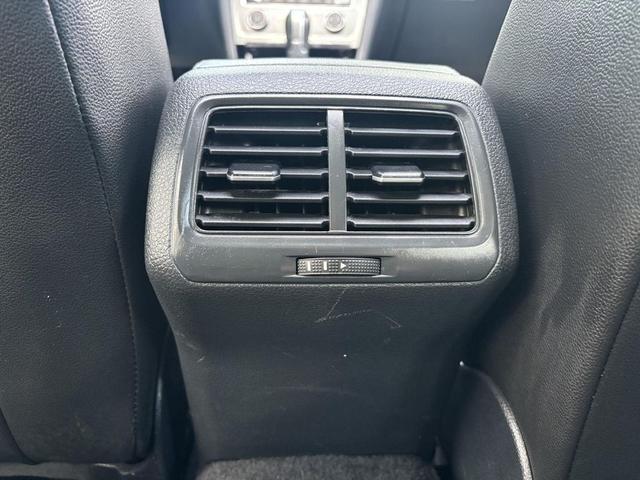 Photo of 2017 Reflex Silver Metallic Volkswagen Golf Alltrack