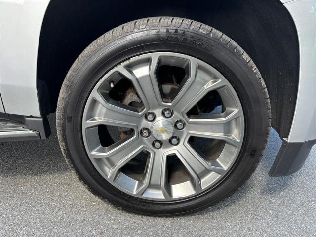 Photo of 2017 Silver Ice Metallic Chevrolet Tahoe