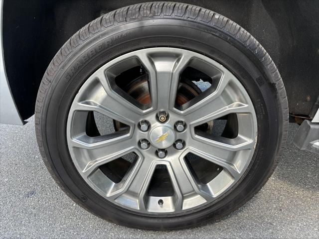 Photo of 2017 Silver Ice Metallic Chevrolet Tahoe
