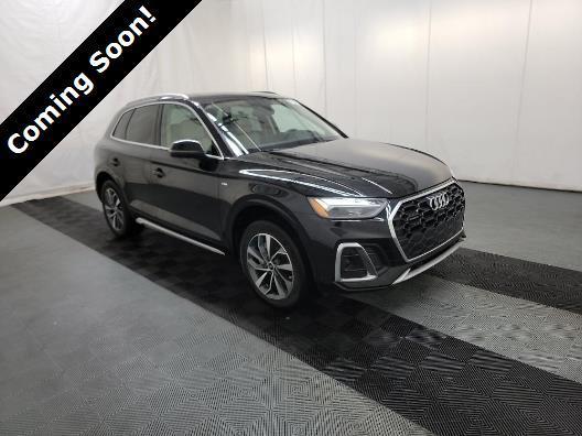 Photo of 2024 Mythos Black Metallic Audi Q5