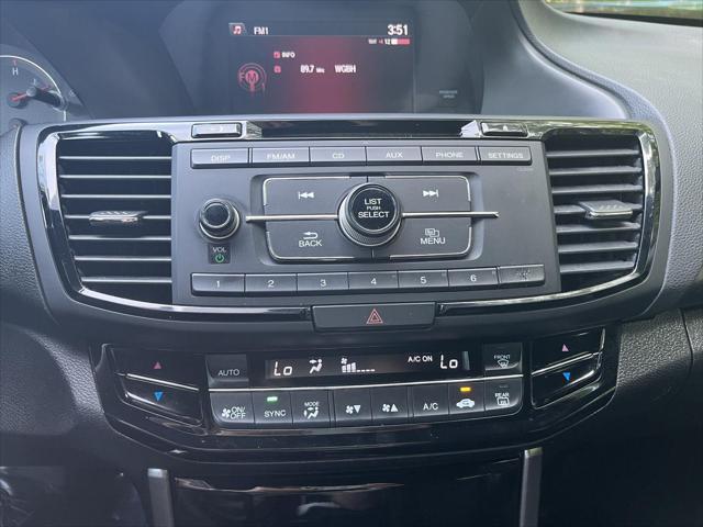 Photo of 2016 White Orchid Pearl Honda Accord