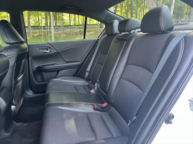 Photo of 2016 White Orchid Pearl Honda Accord