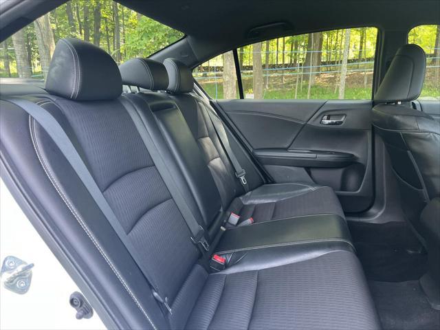 Photo of 2016 White Orchid Pearl Honda Accord