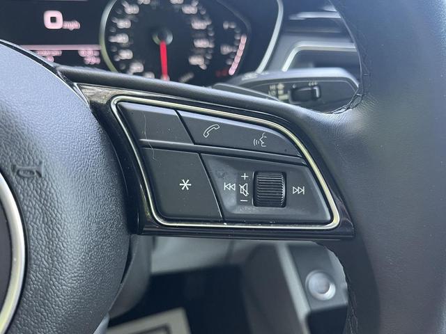 Photo of 2022 Brilliant Black/Black Roof Audi A5
