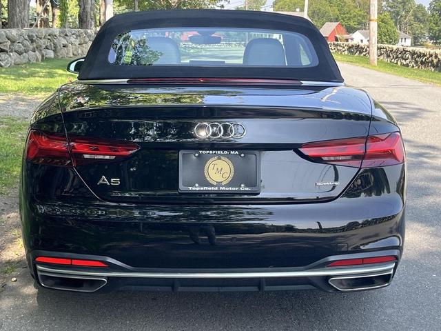 Photo of 2022 Brilliant Black/Black Roof Audi A5