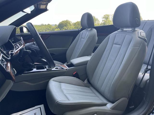 Photo of 2022 Brilliant Black/Black Roof Audi A5