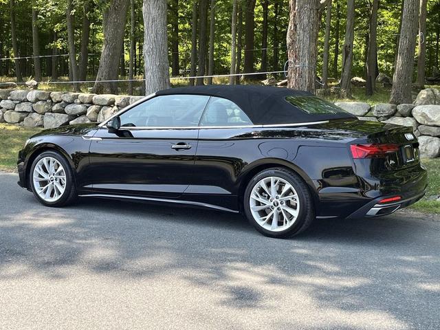 Photo of 2022 Brilliant Black/Black Roof Audi A5