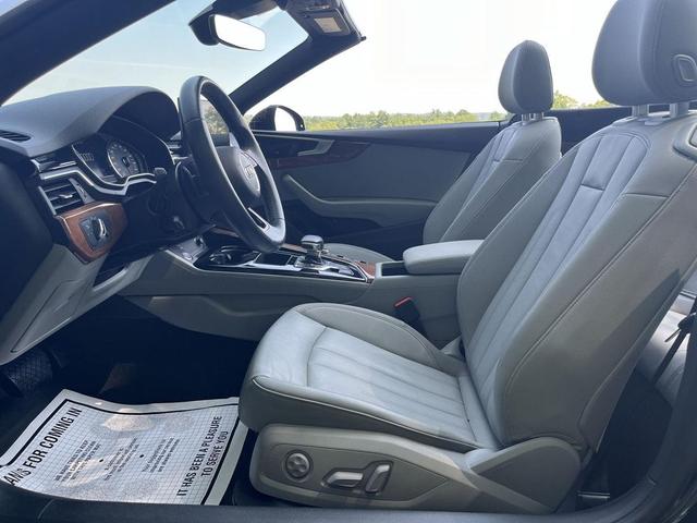 Photo of 2022 Brilliant Black/Black Roof Audi A5