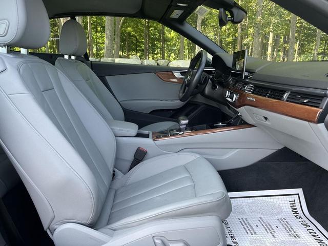 Photo of 2022 Brilliant Black/Black Roof Audi A5