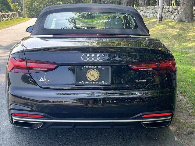 Photo of 2022 Brilliant Black/Black Roof Audi A5