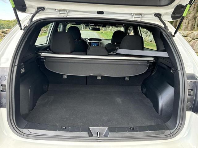 Photo of 2022 Crystal White Pearl Subaru Impreza