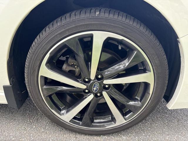 Photo of 2022 Crystal White Pearl Subaru Impreza