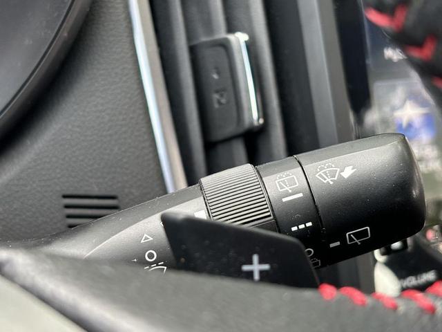 Photo of 2022 Crystal White Pearl Subaru Impreza