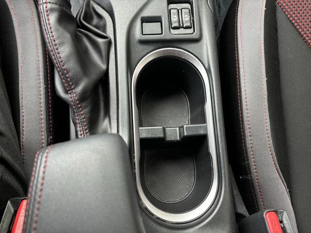 Photo of 2022 Crystal White Pearl Subaru Impreza