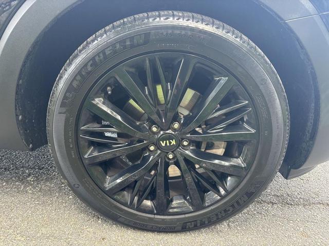 Photo of 2020 Ebony Black Kia Telluride