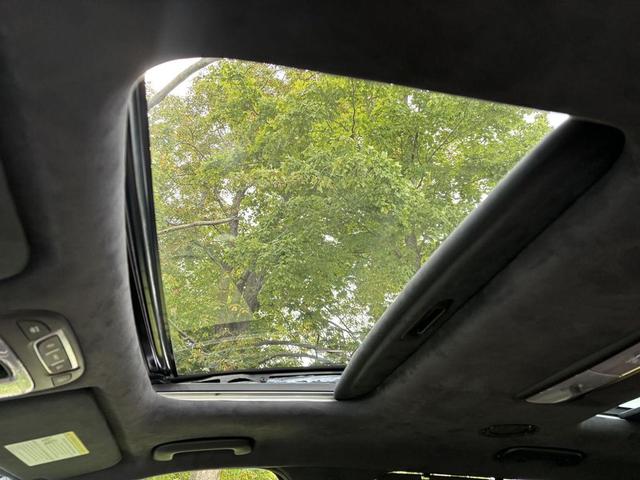 Photo of 2020 Ebony Black Kia Telluride