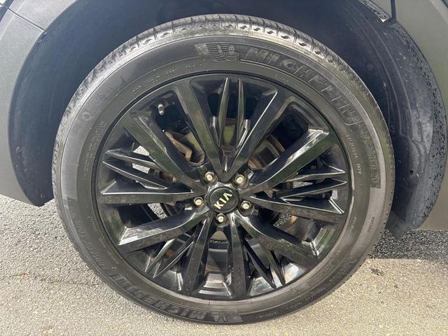 Photo of 2020 Ebony Black Kia Telluride