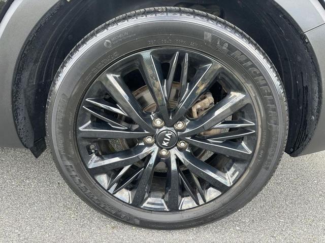 Photo of 2020 Ebony Black Kia Telluride