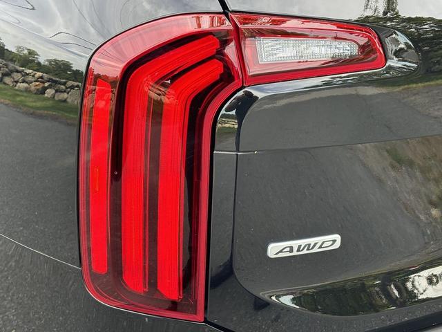 Photo of 2020 Ebony Black Kia Telluride