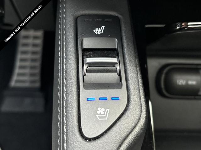 Photo of 2020 Ebony Black Kia Telluride