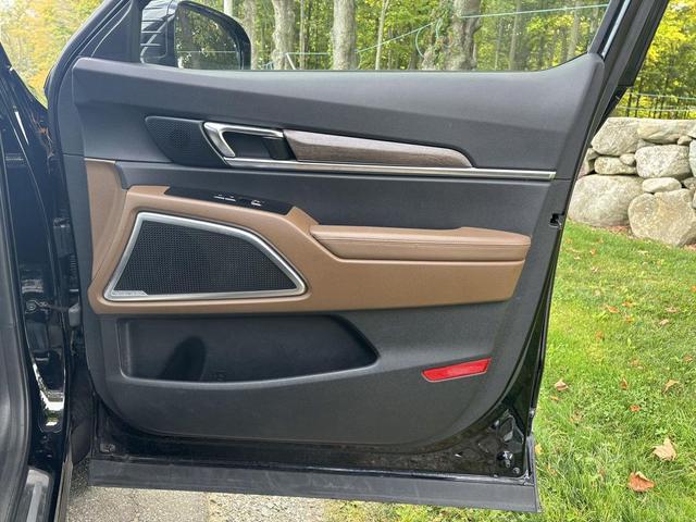 Photo of 2020 Ebony Black Kia Telluride