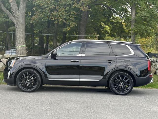 Photo of 2020 Ebony Black Kia Telluride